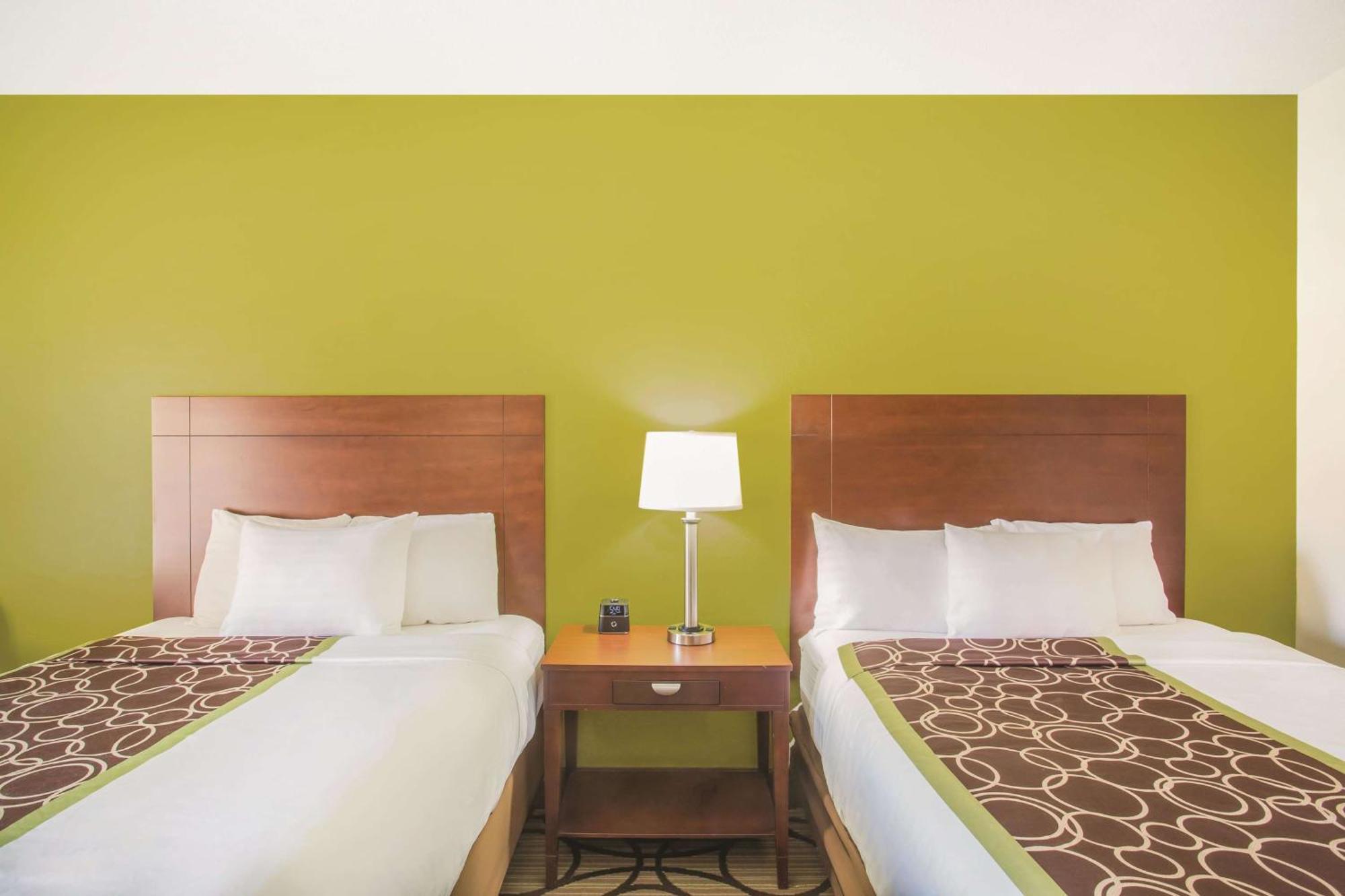 Queen Room Two Queen Beds Pet Friendly 1st Floor only Non-Smoking