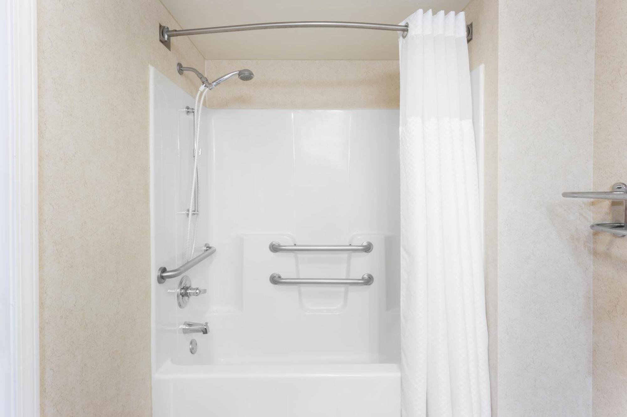 Deluxxe King Studio Suite Mobility Accessible or Non-Smoking