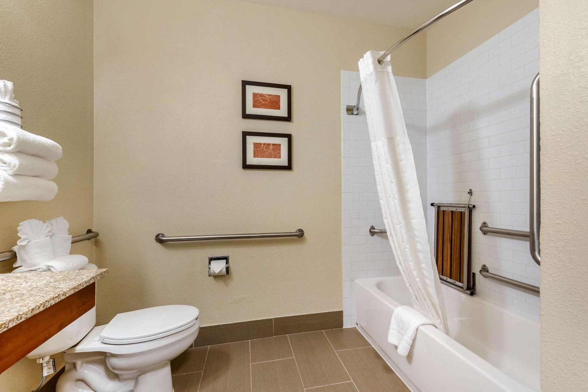Suite Two Double Beds Accessible or Non-Smoking