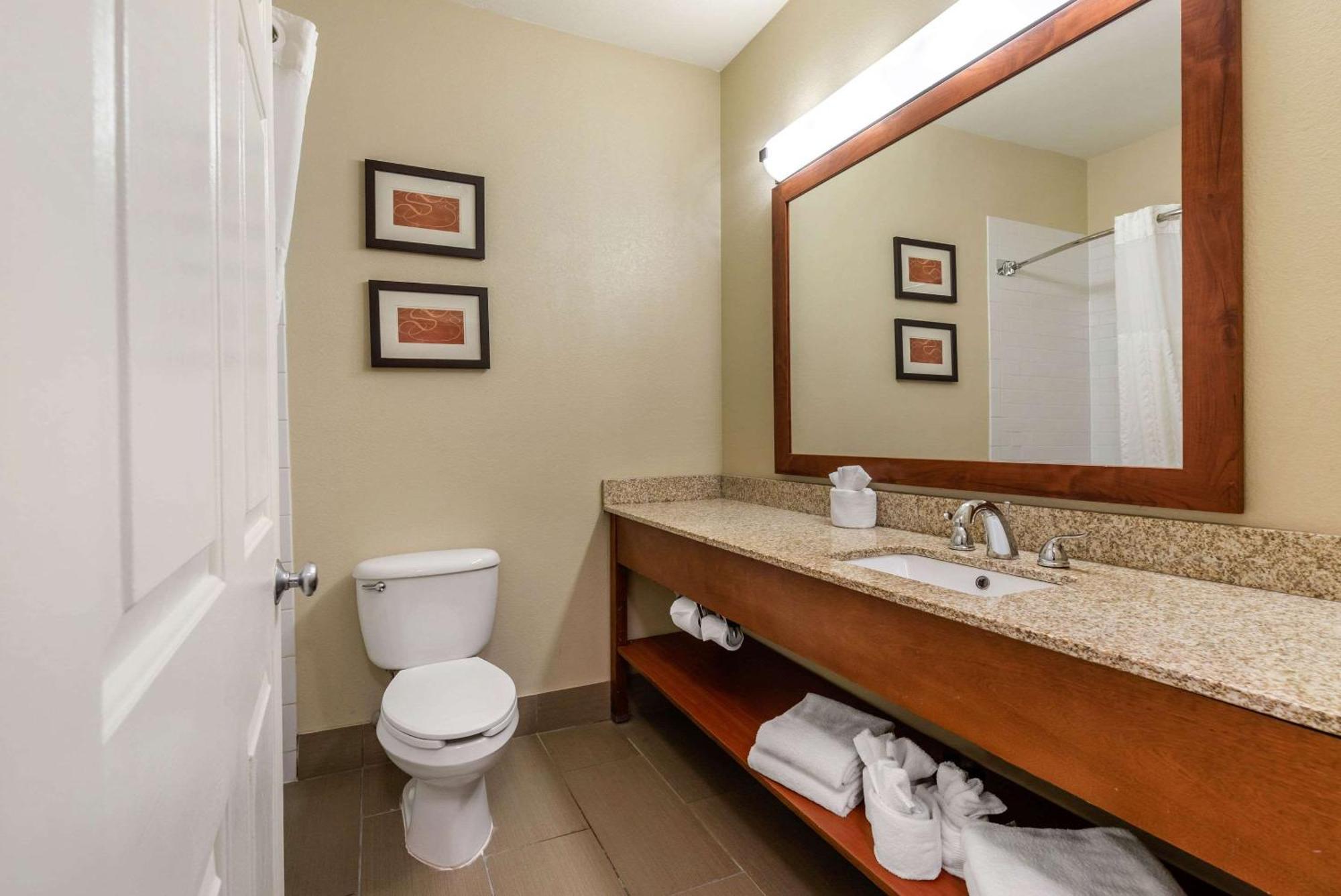 Suite Disability Access or Non-Smoking