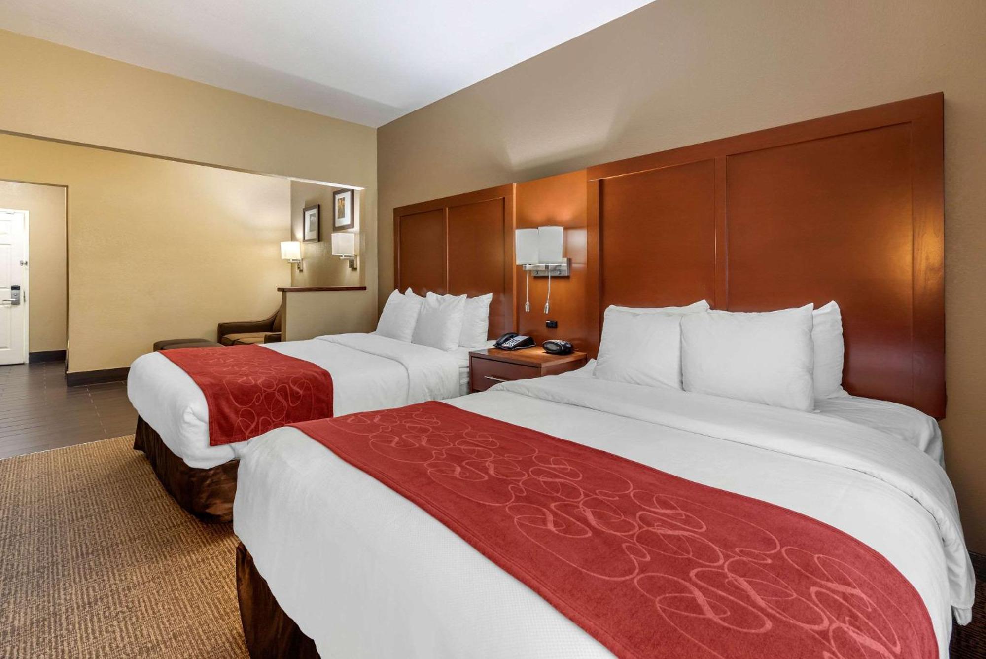 Suite Two Double Beds Accessible or Non-Smoking