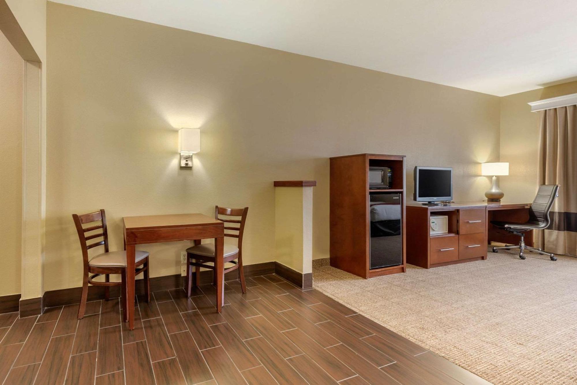 Suite Disability Access or Non-Smoking