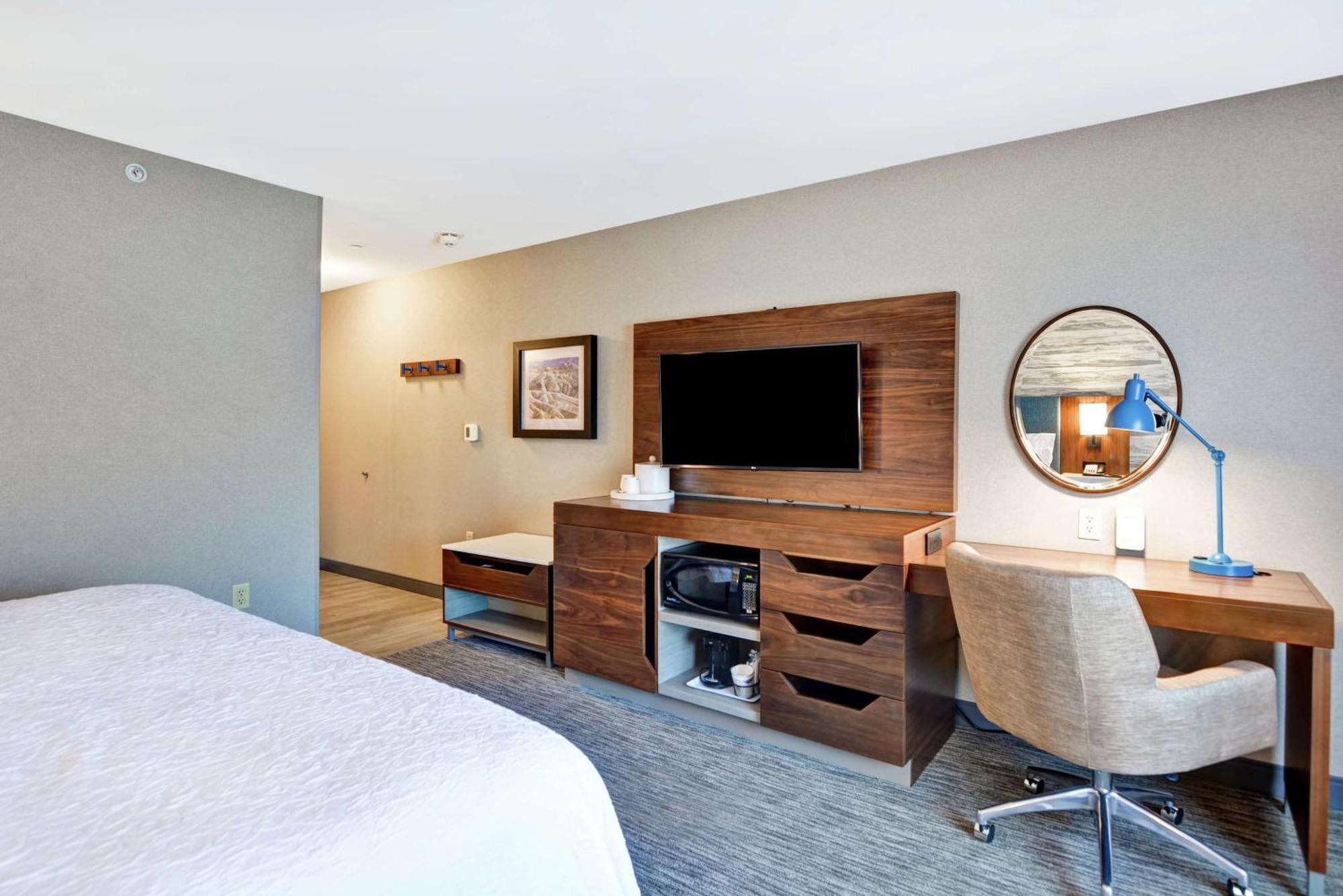 Room Two Queen Beds Non-Smoking