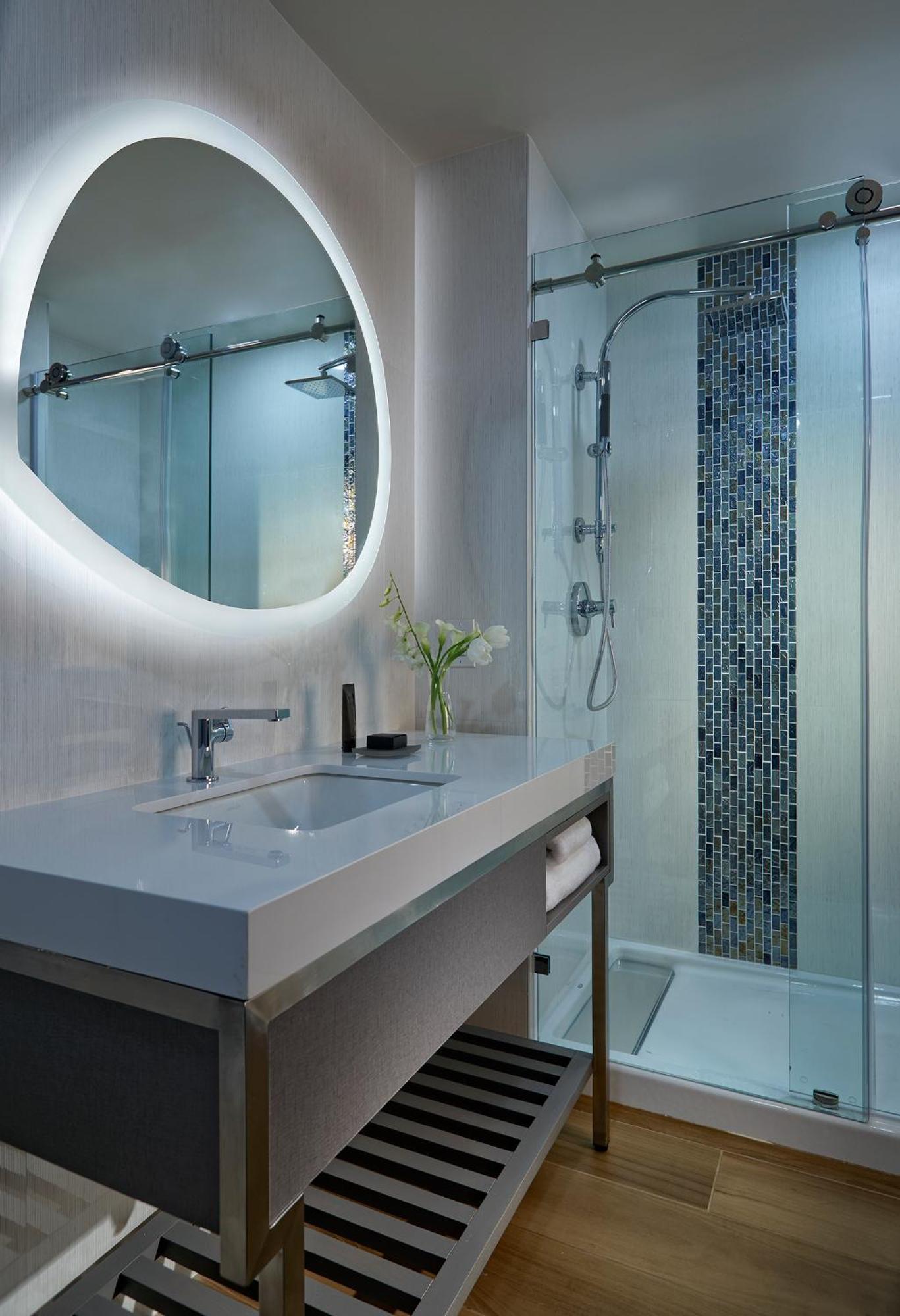 Courtyard Suite 2 Queens