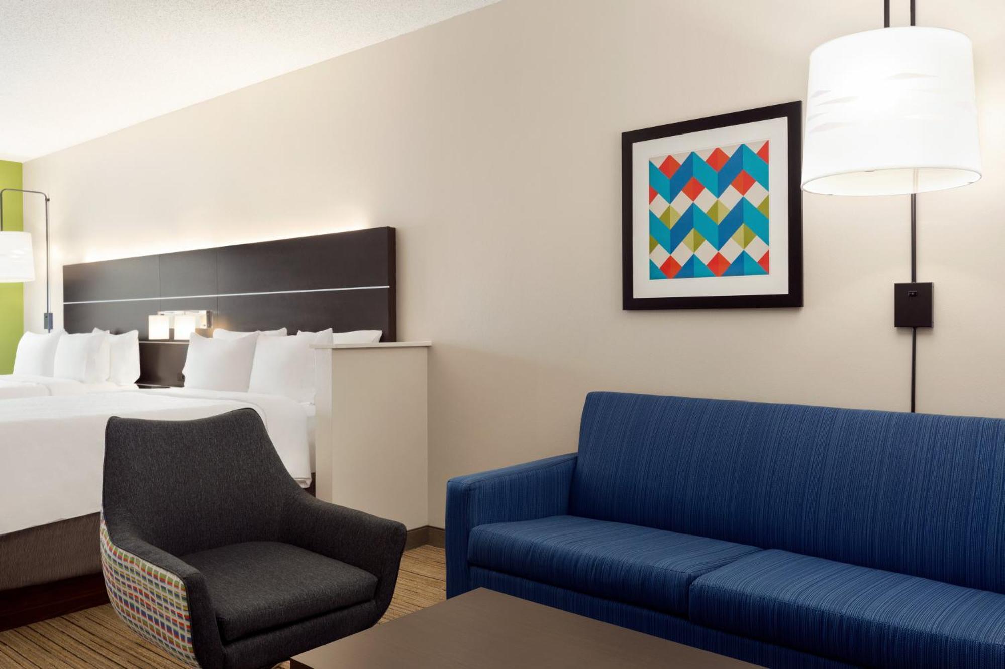 Queen Suite Two Queen Beds