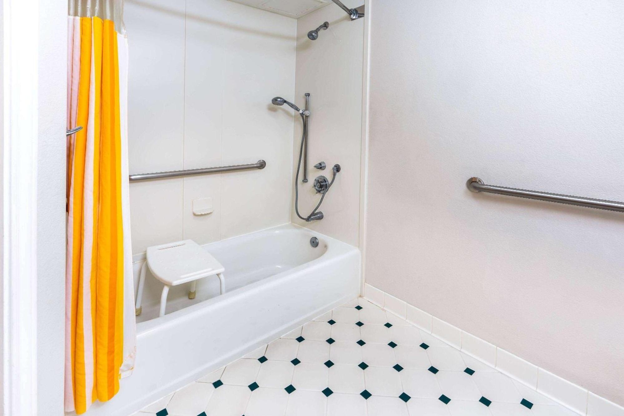 King Room Roll Shower Mobility Access or Non-Smoking
