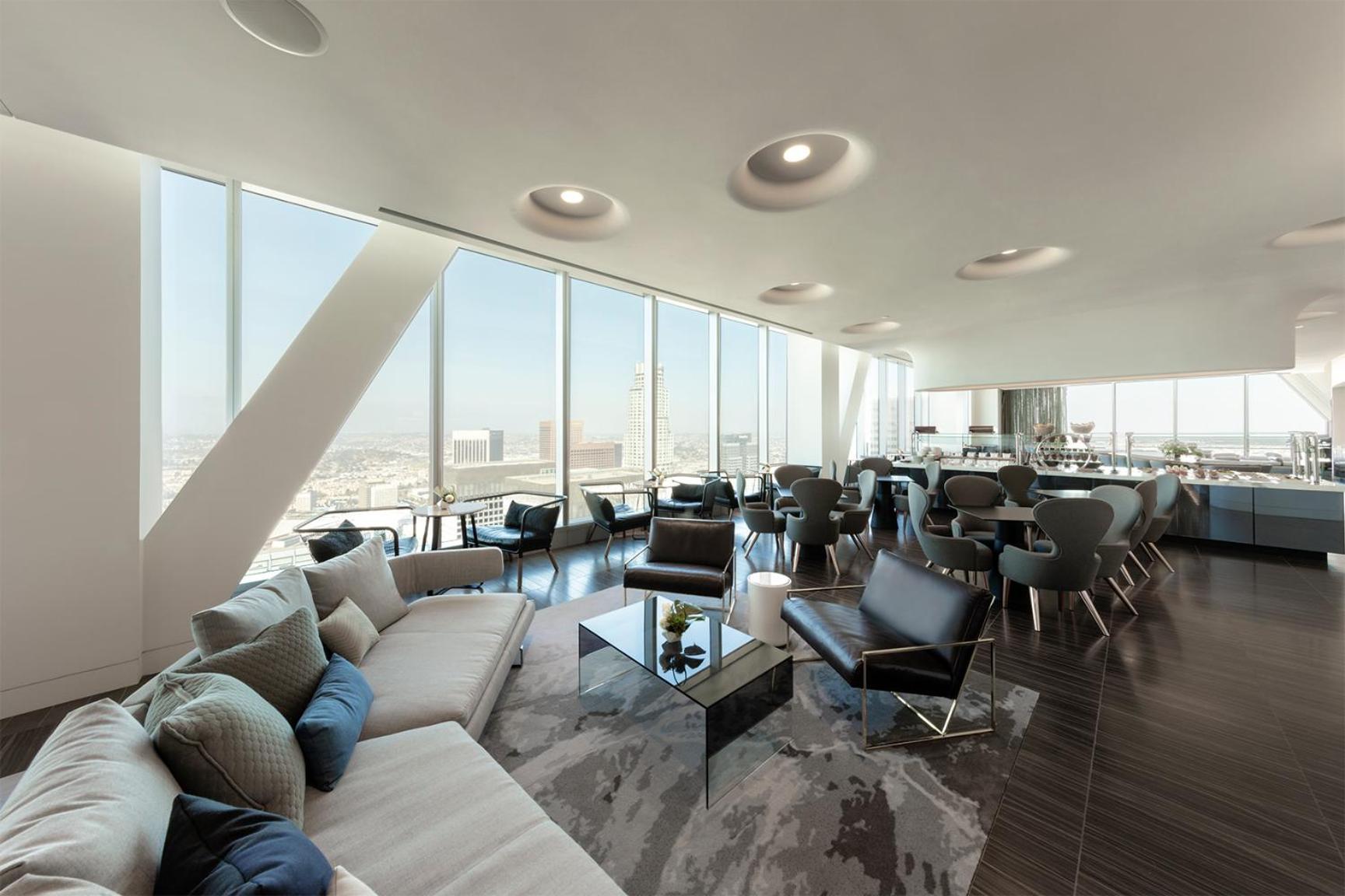 King Suite Club Floor