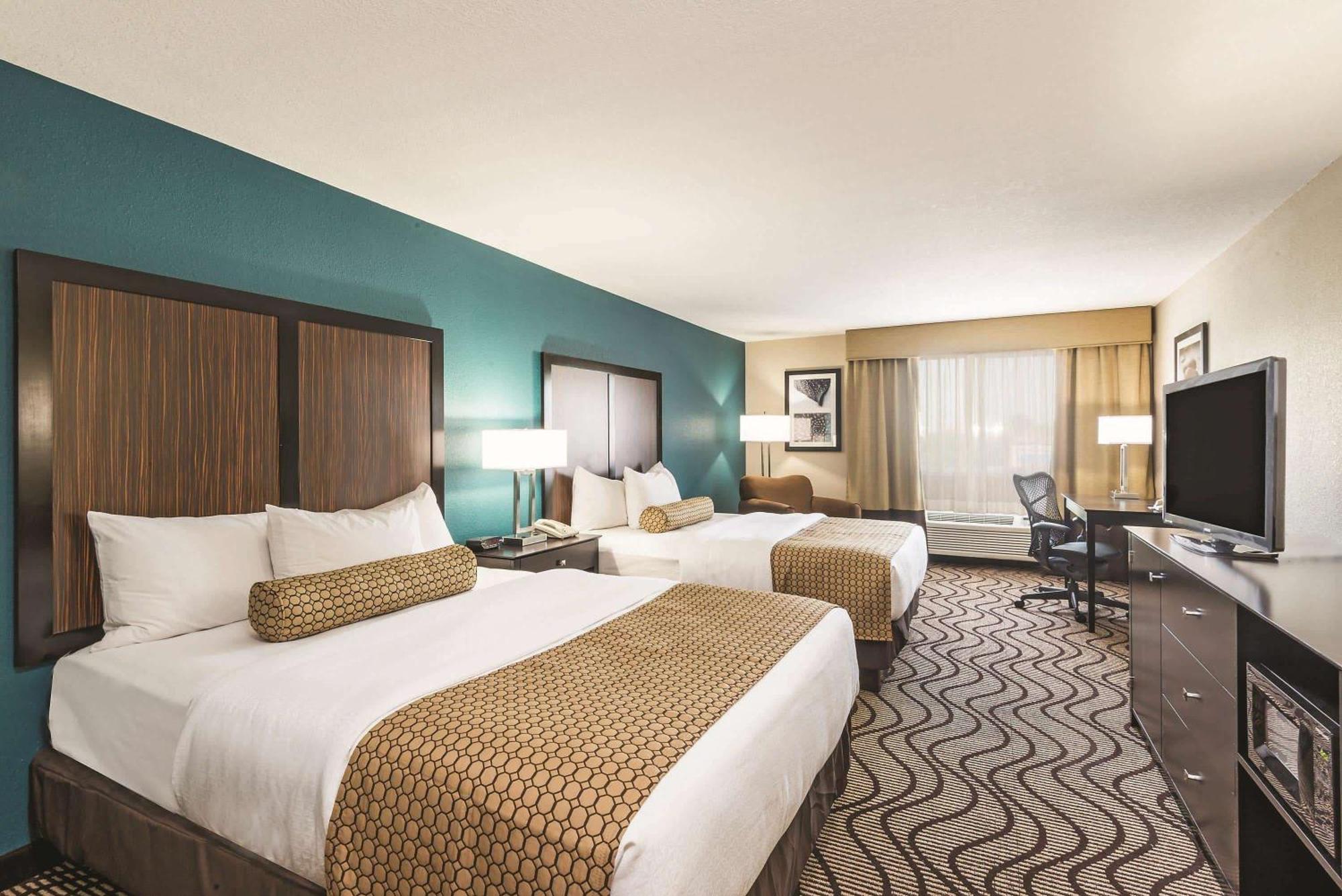 Deluxe Queen Room Two Queen Beds
