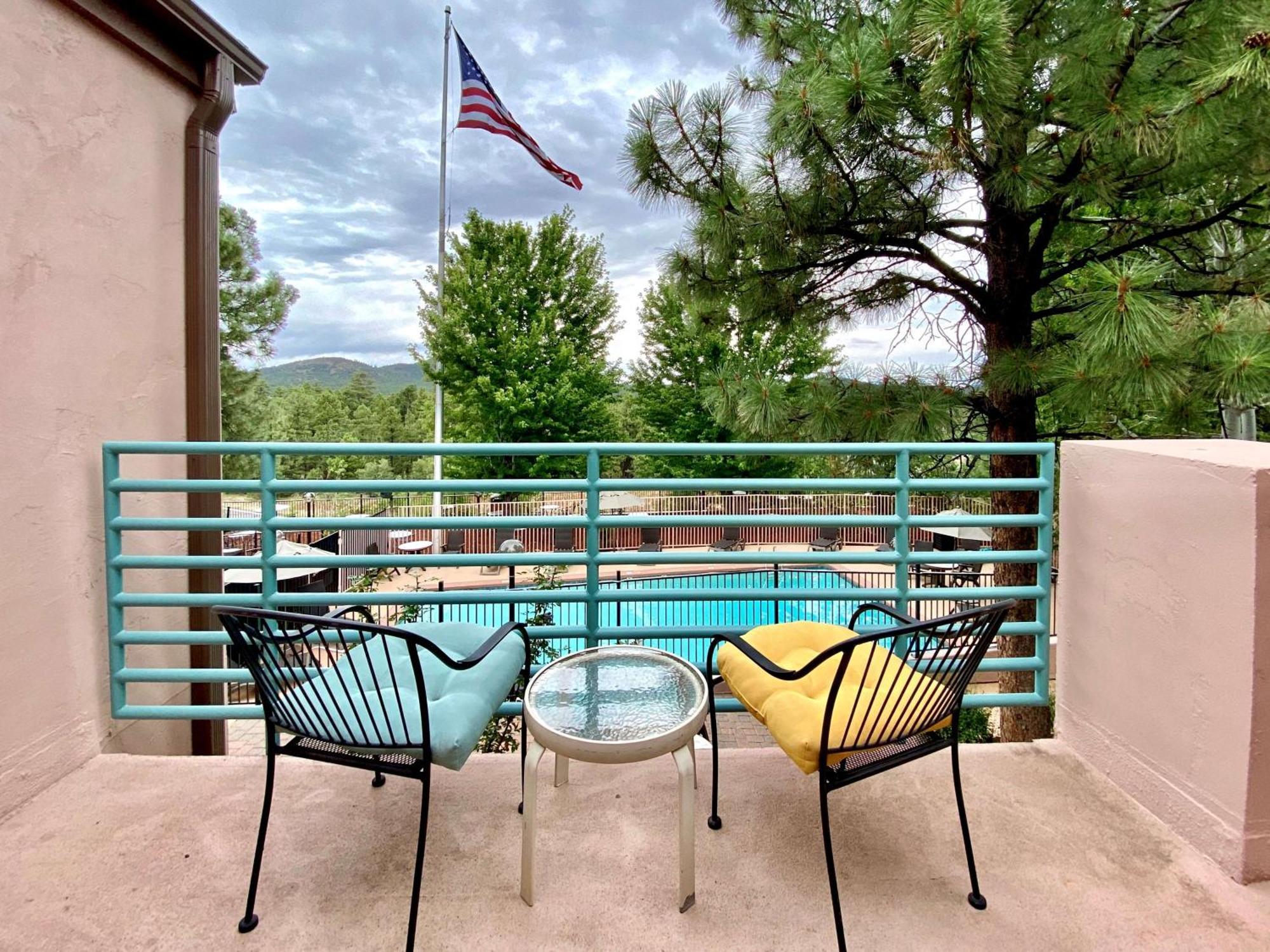 King Room Pool View Non-Smoking