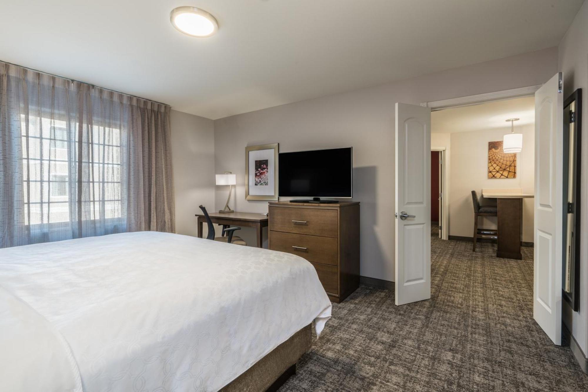 One-Bedroom King Suite Non-Smoking