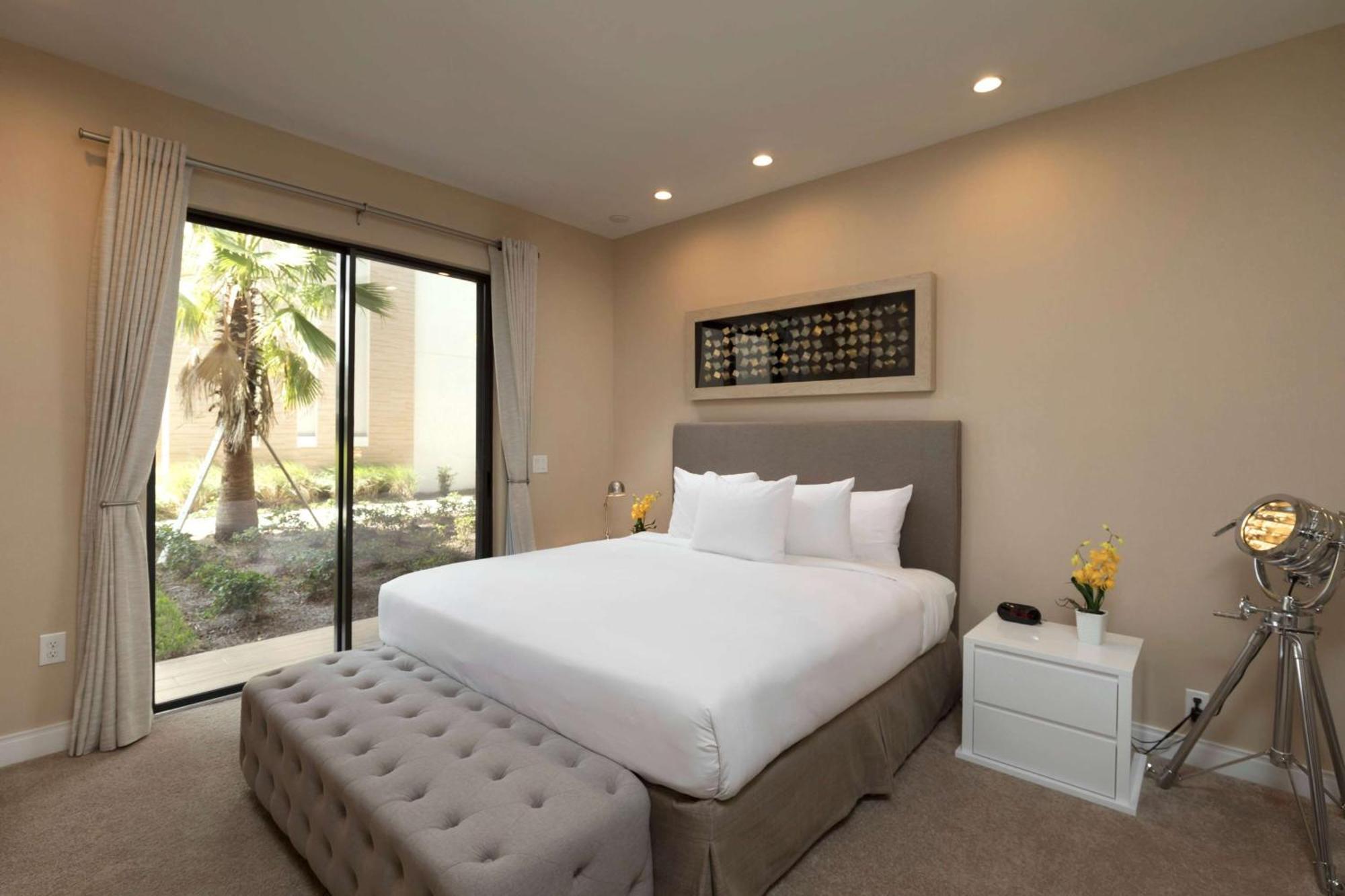 4 Bedroom Deluxe Mobility Accessible Villa BBQ Grill