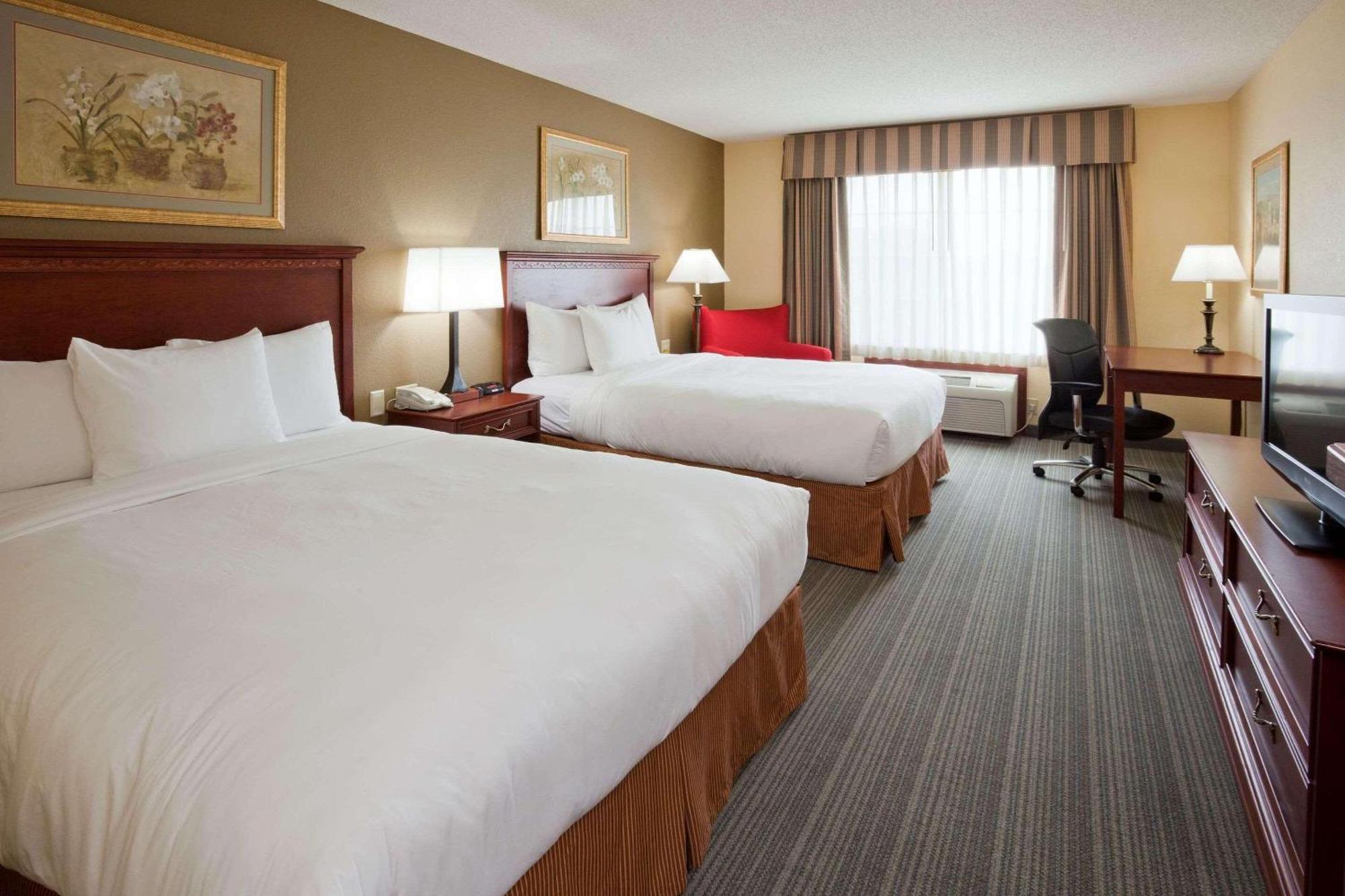 Standard Queen Room Two Queen Beds