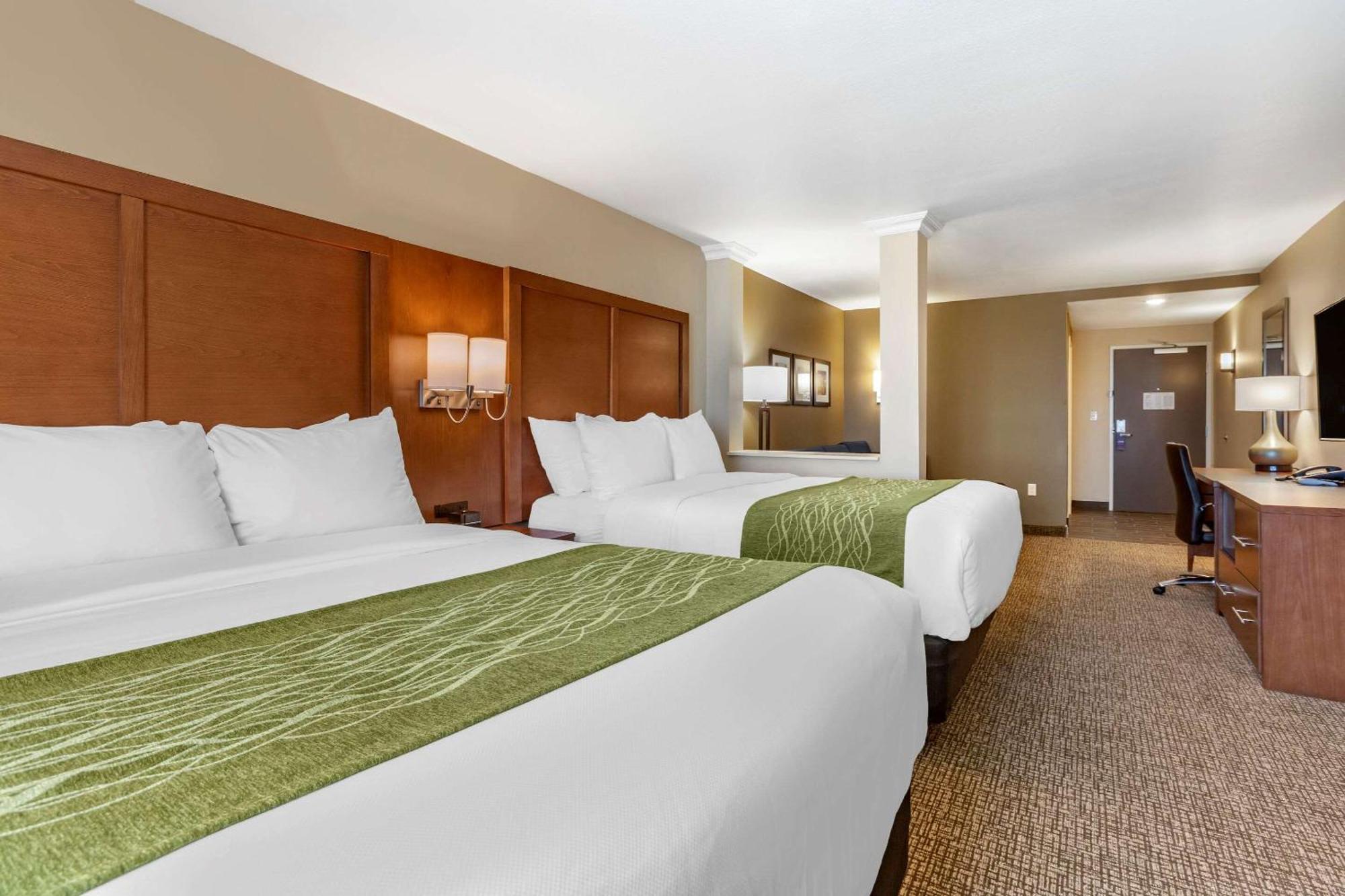 Queen Suite Two Queen Beds Non-Smoking