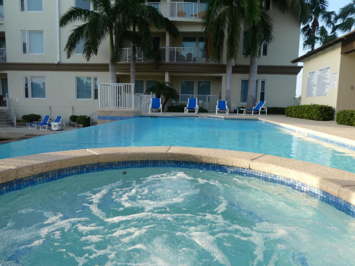 Apartment Pool View