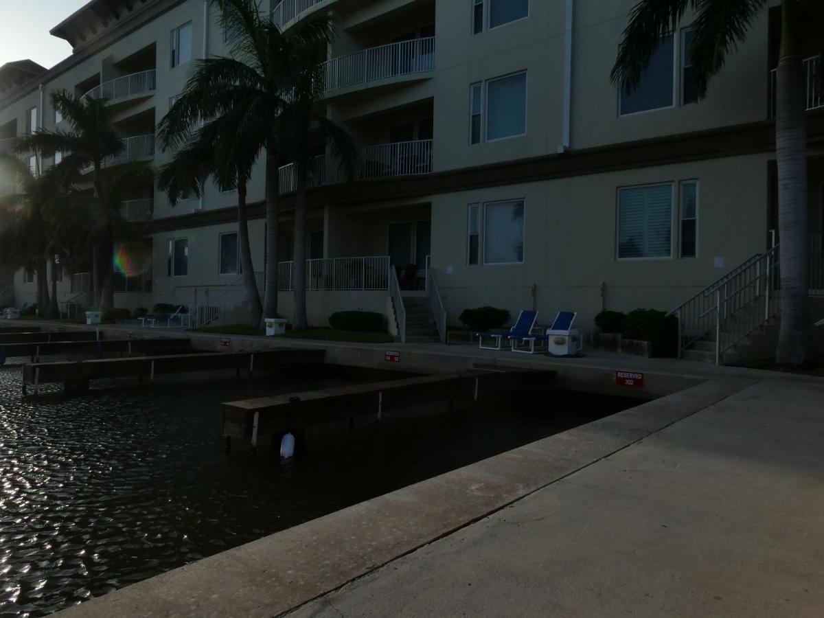 Apartment Pool View