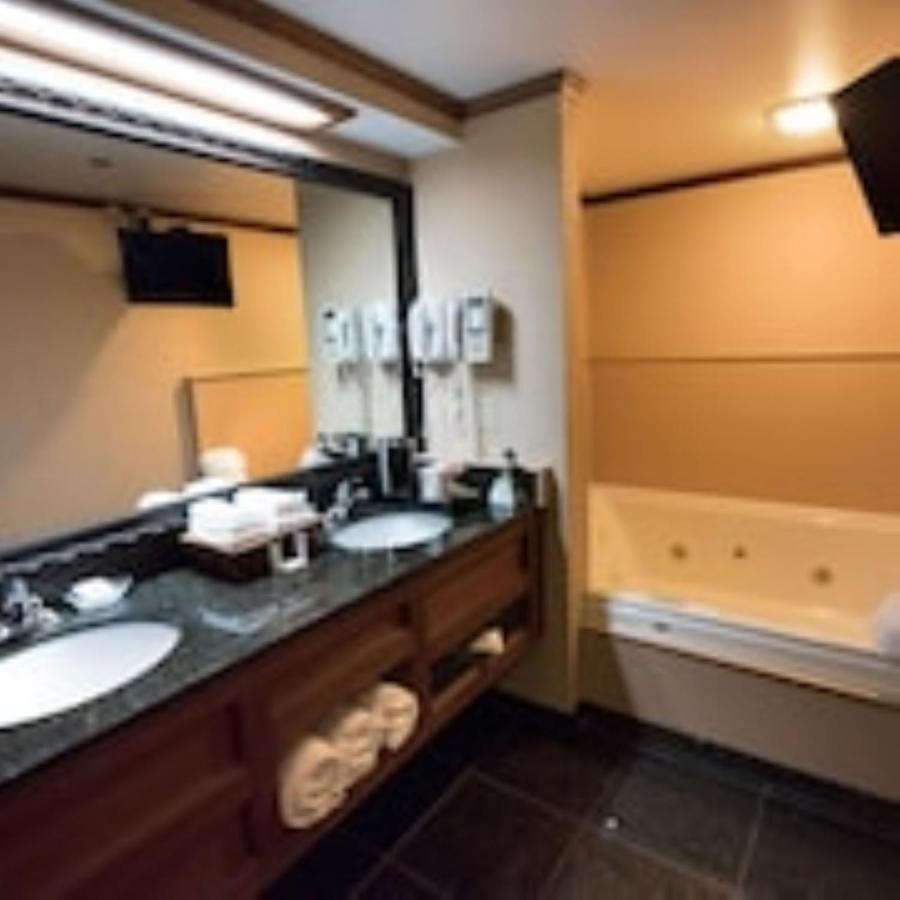 King Room Spa Bath