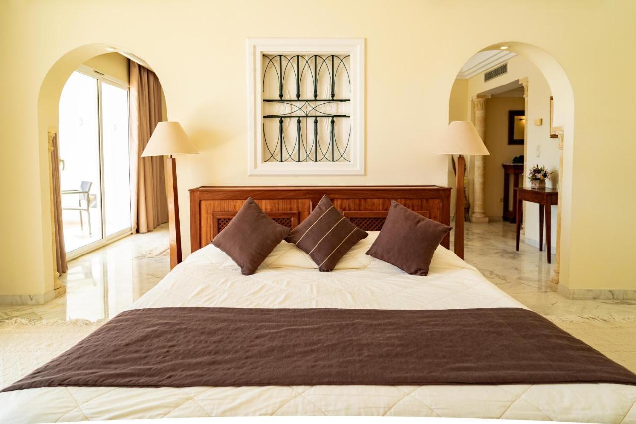 Apartament typu Suite z widokiem na basen