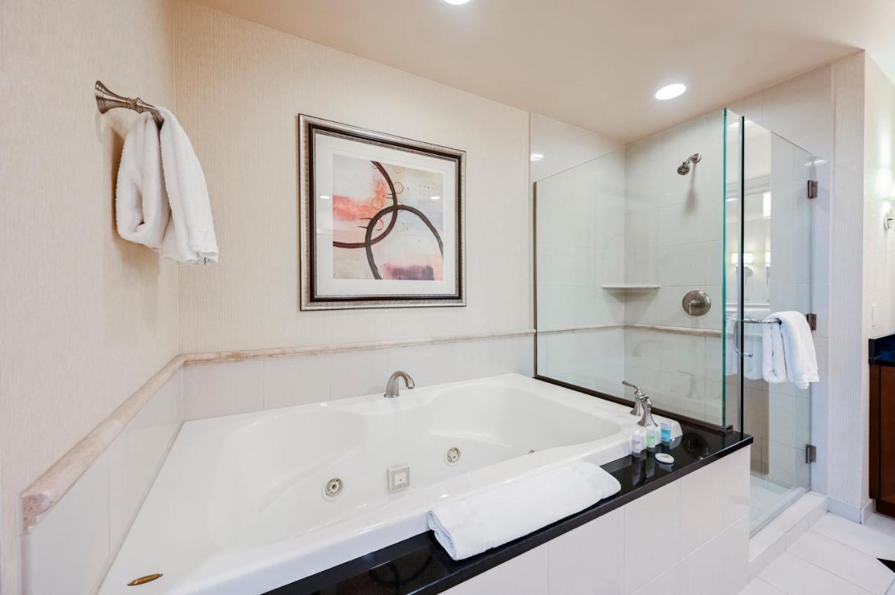 One-Bedroom PH Floor & Balcony