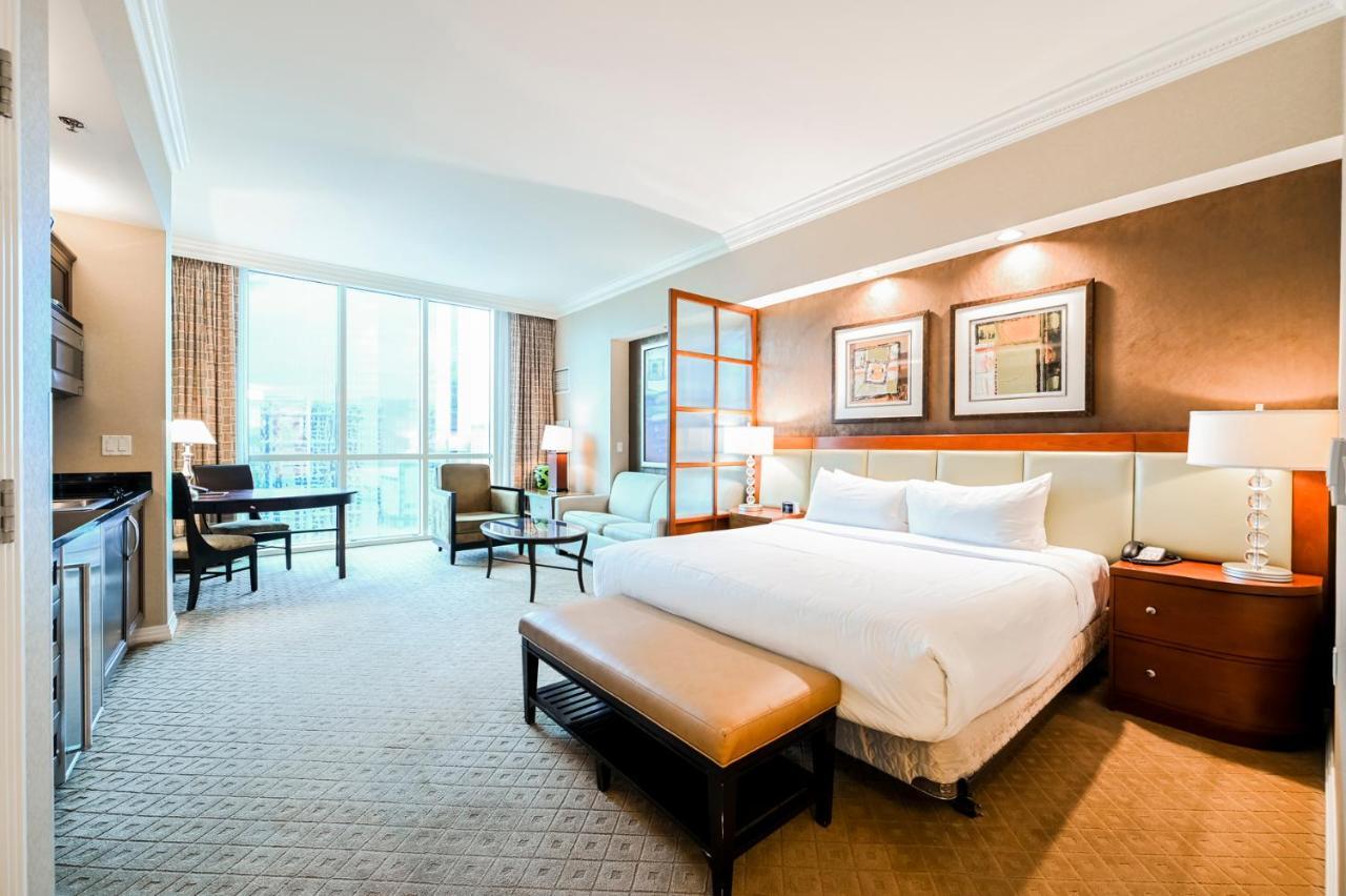 Two-Bedroom Studios Strip View & Balcony