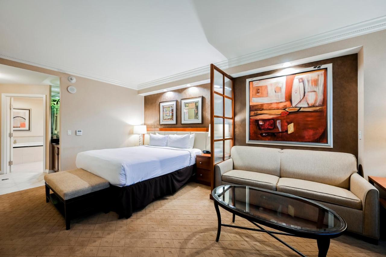 Two-Bedroom Studios Strip View & Balcony