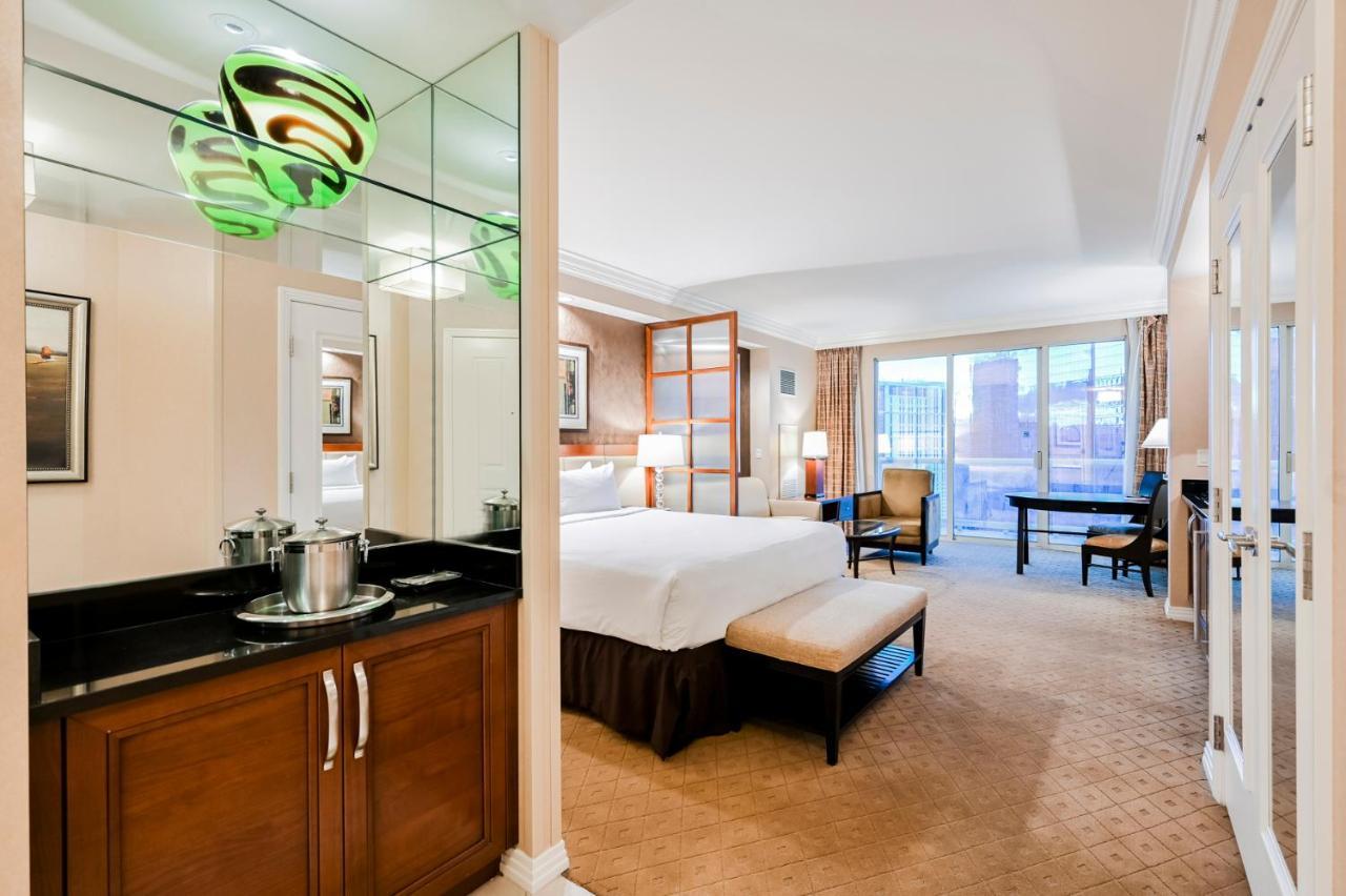 Two-Bedroom Studios Strip View & Balcony