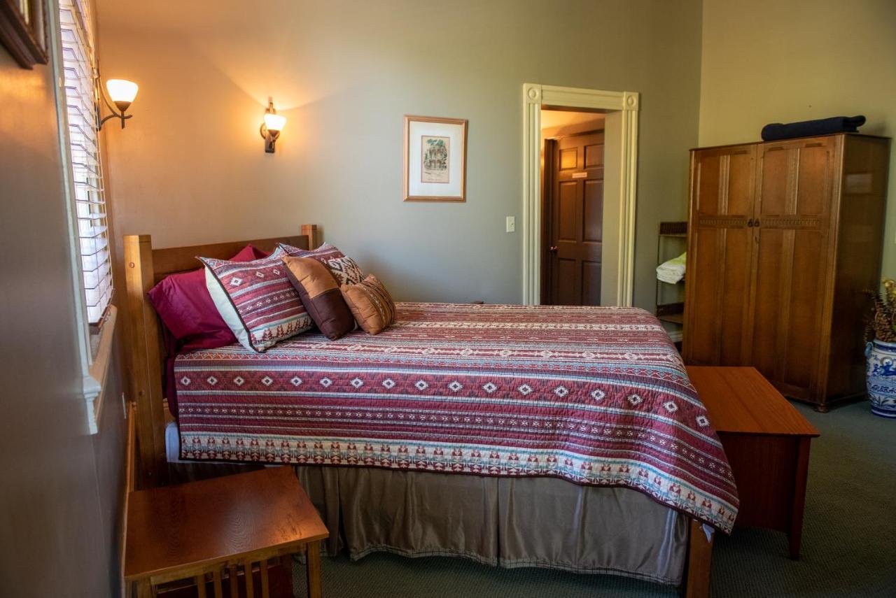 Queen Suite