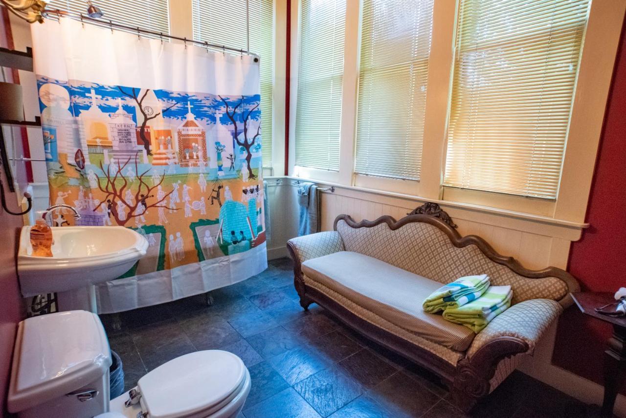 Queen Suite