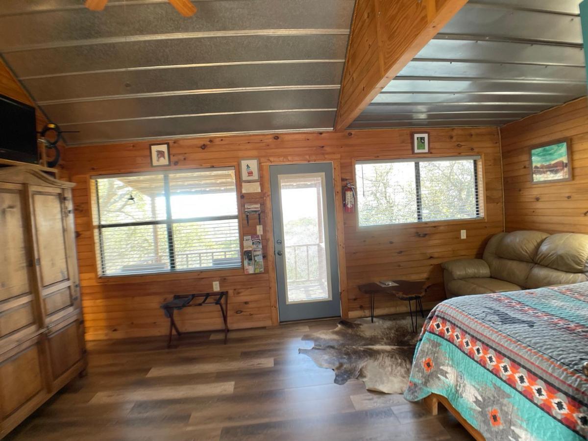 Queen Cabin