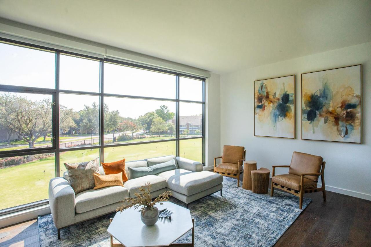 Studio Balcony