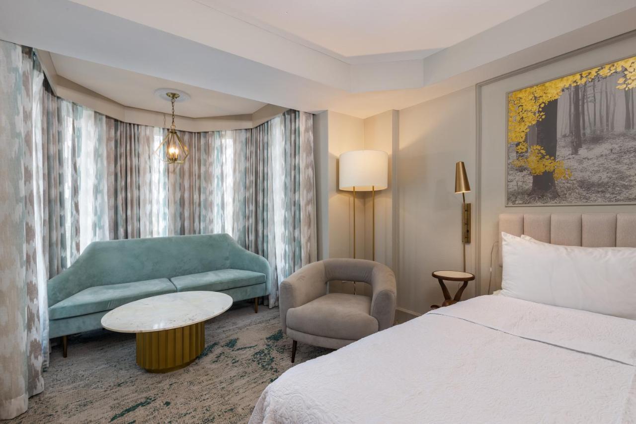 Tower Queen Room Two Queen Beds