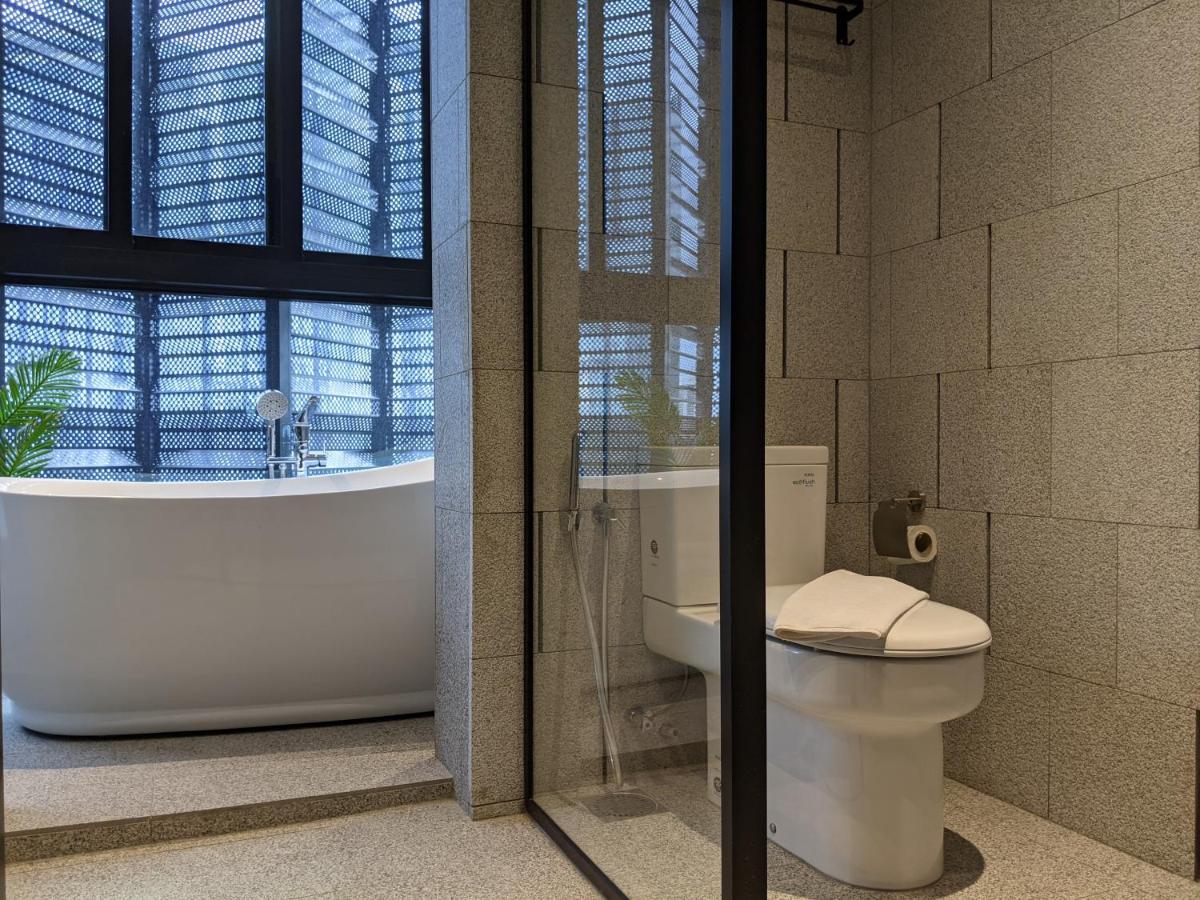 Studio Spa Bath