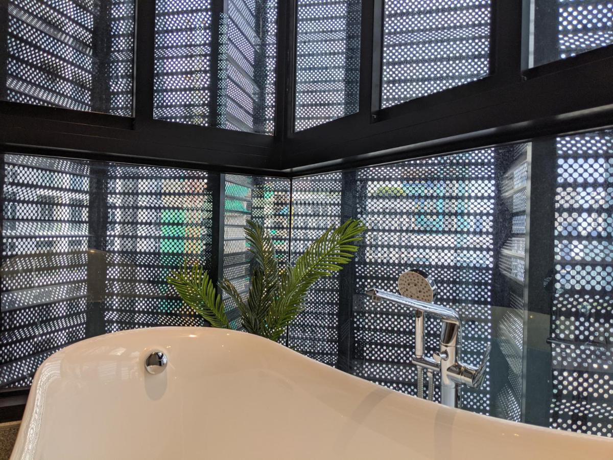Studio Spa Bath