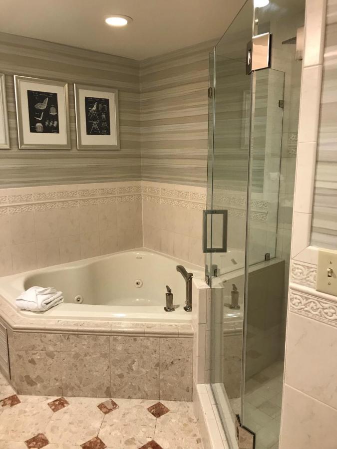One-Bedroom King Suite Non-Smoking