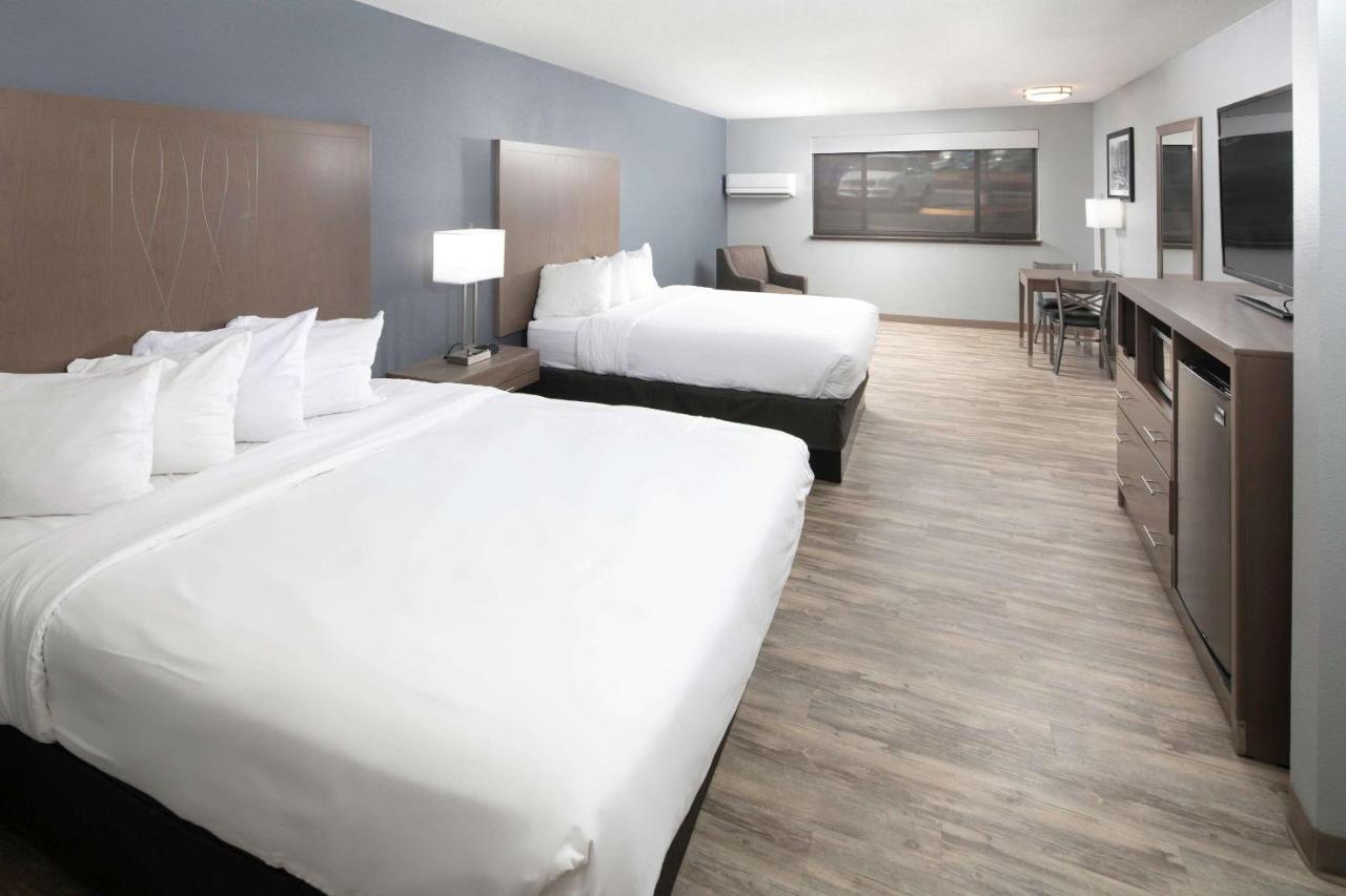 Queen Room Two Queen Beds Non-Smoking