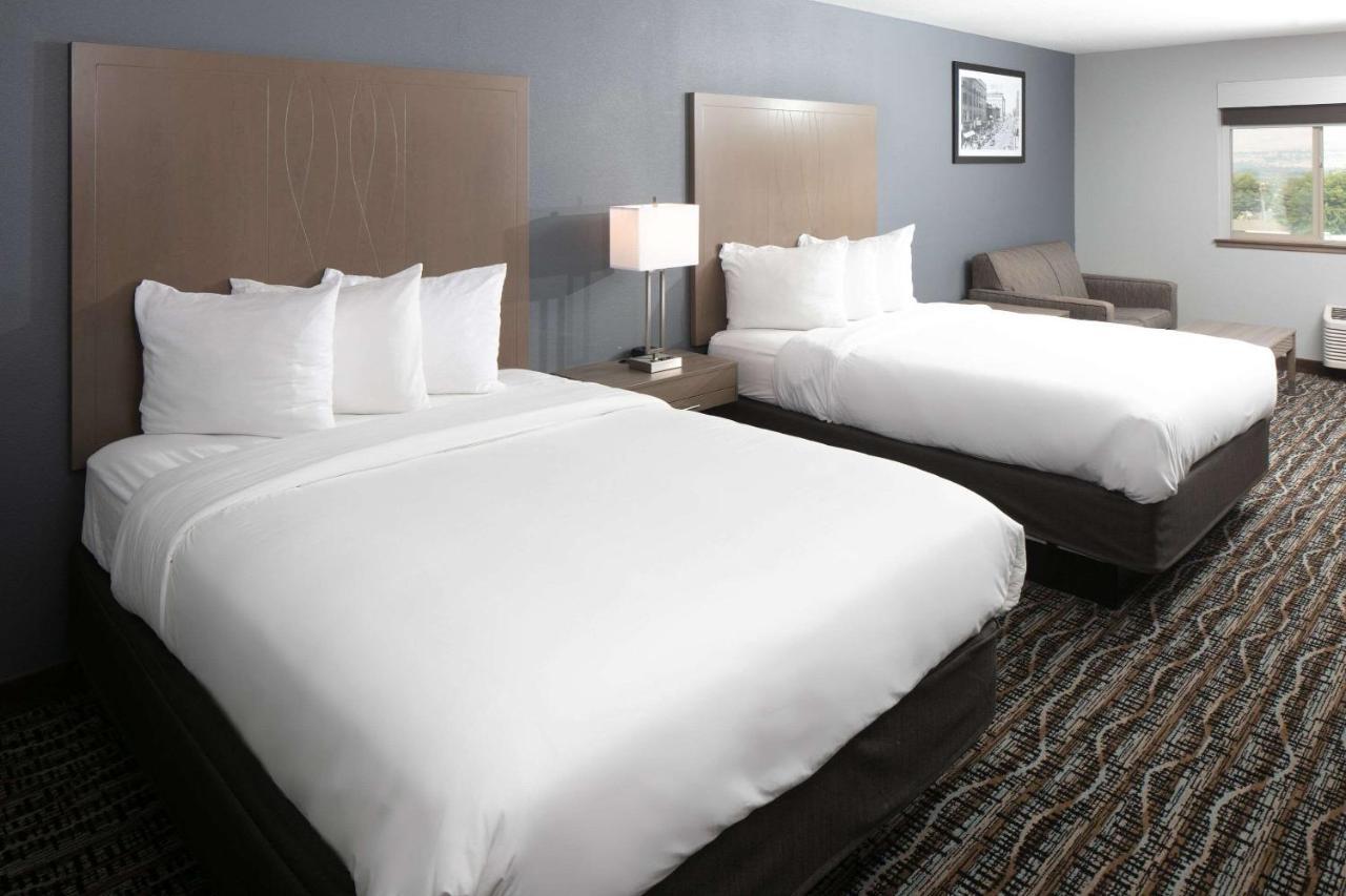 Queen Room Two Queen Beds Non-Smoking