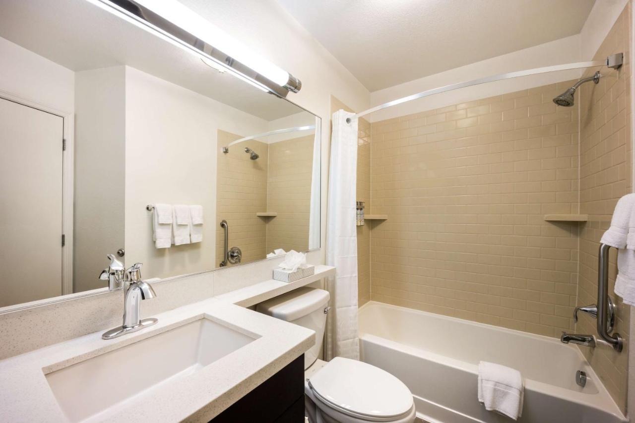 Queen Studio Suite Bathtub Mobility Accessible