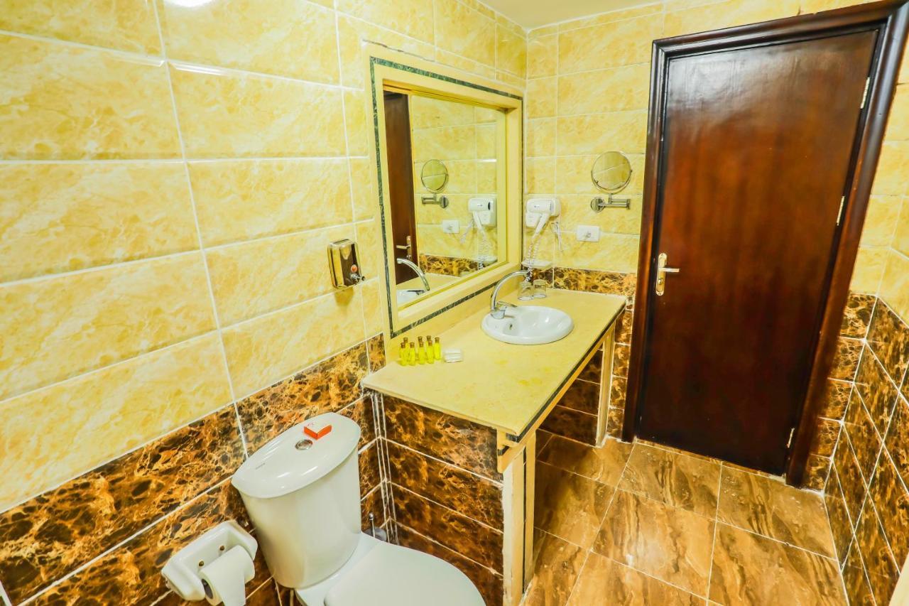 Pokój Dwuosobowy z widokiem na basen