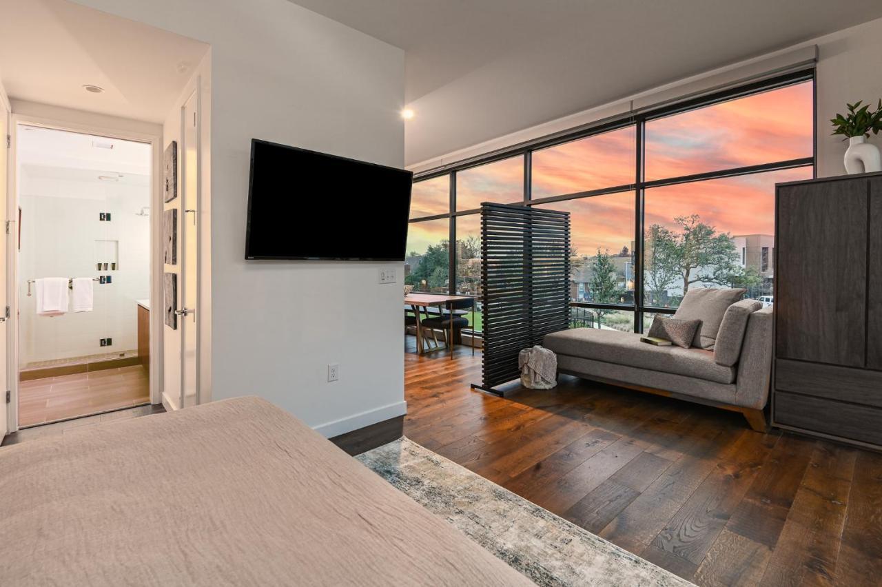 Studio Balcony