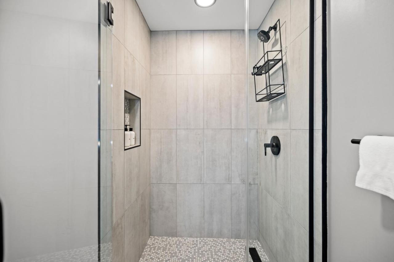 Premium One Bedroom Apartment Den