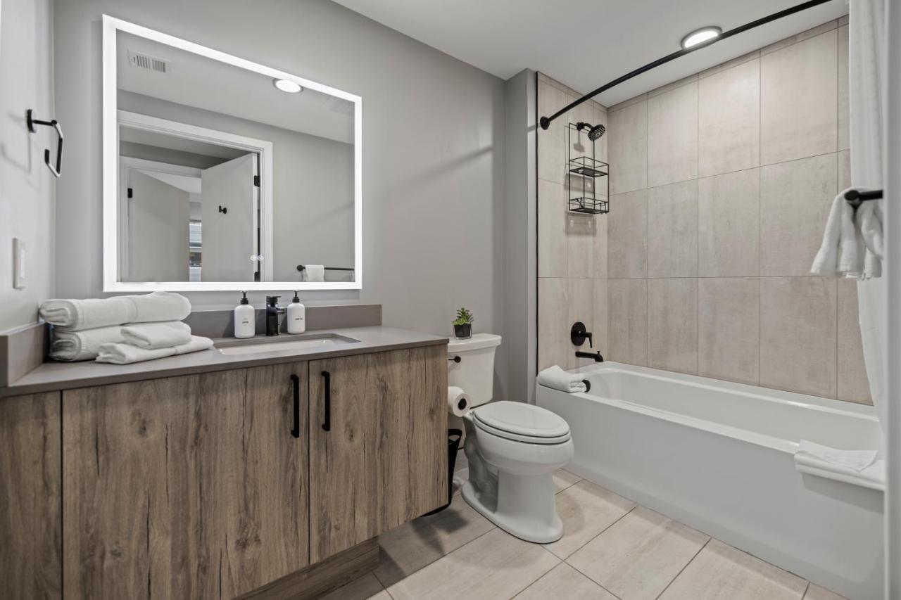 Premium One Bedroom Apartment Den