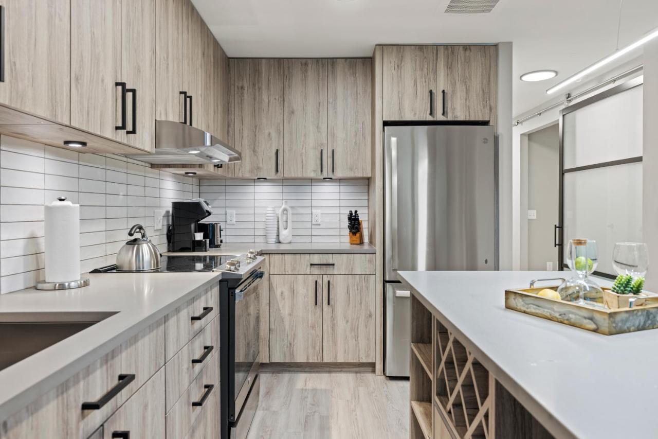 Premium One Bedroom Apartment Den