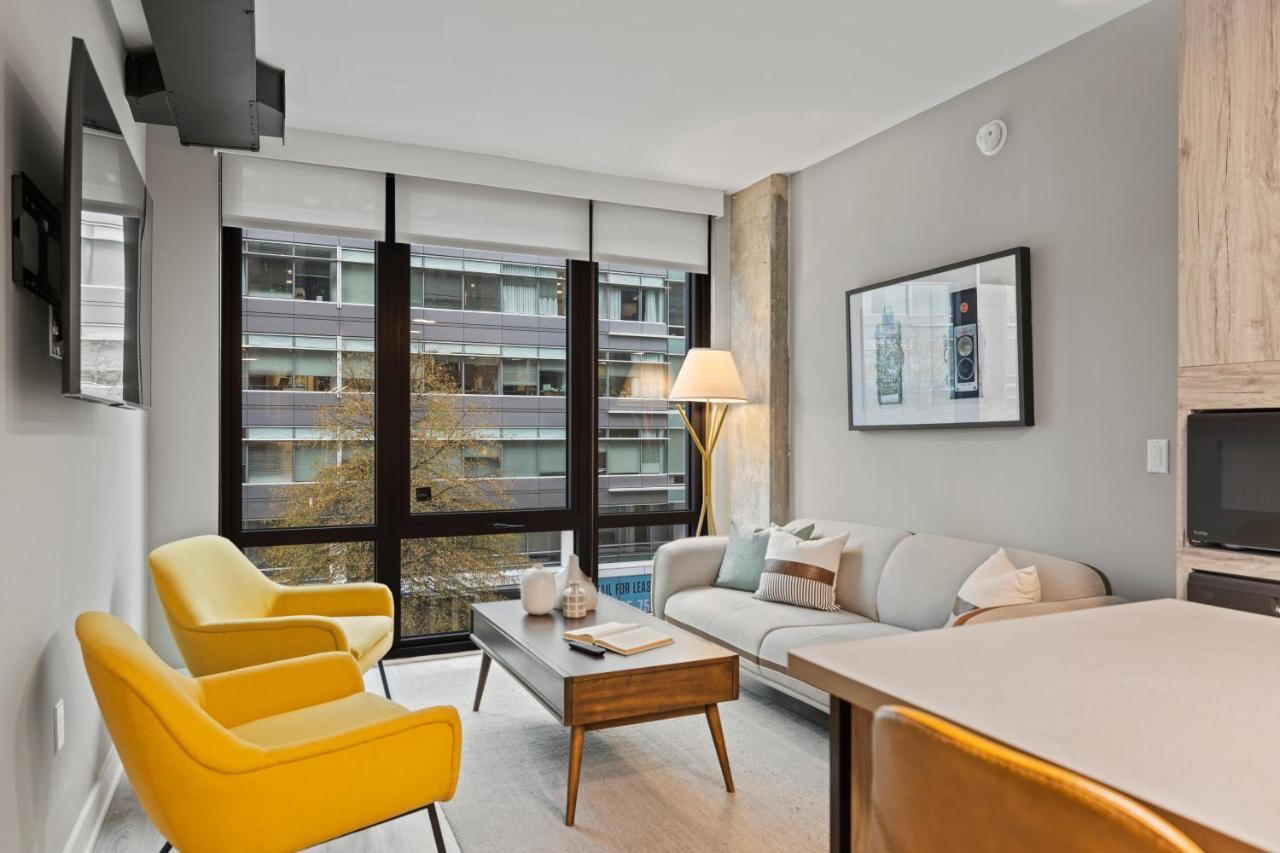 Premium One Bedroom Apartment Den