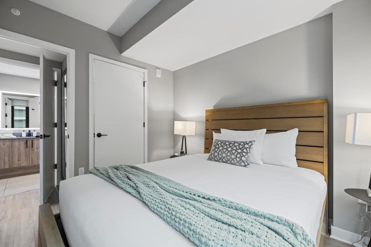 Premium One Bedroom Apartment Den