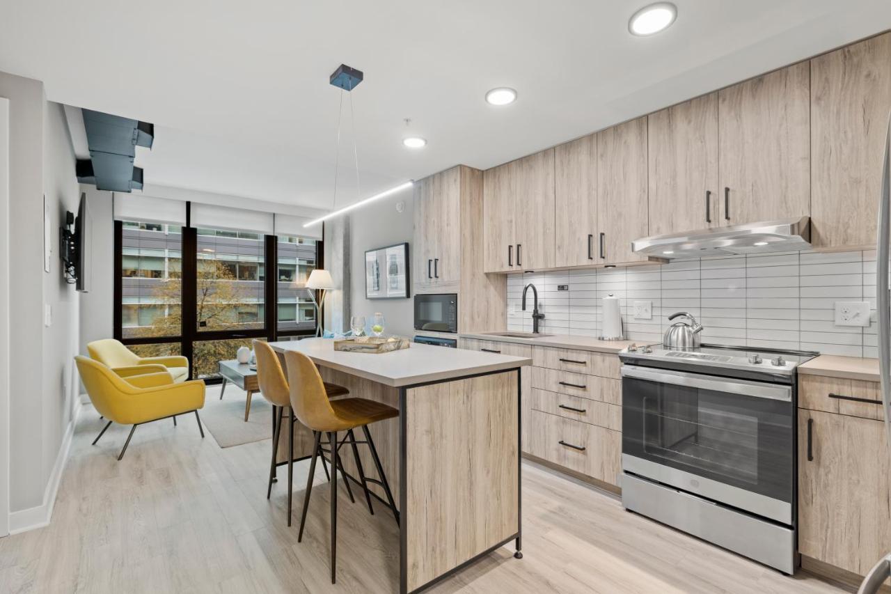 Premium One Bedroom Apartment Den