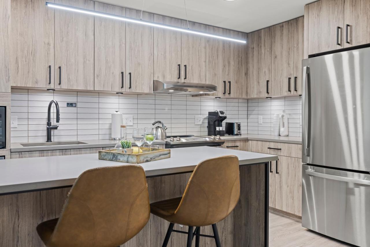 Premium One Bedroom Apartment Den
