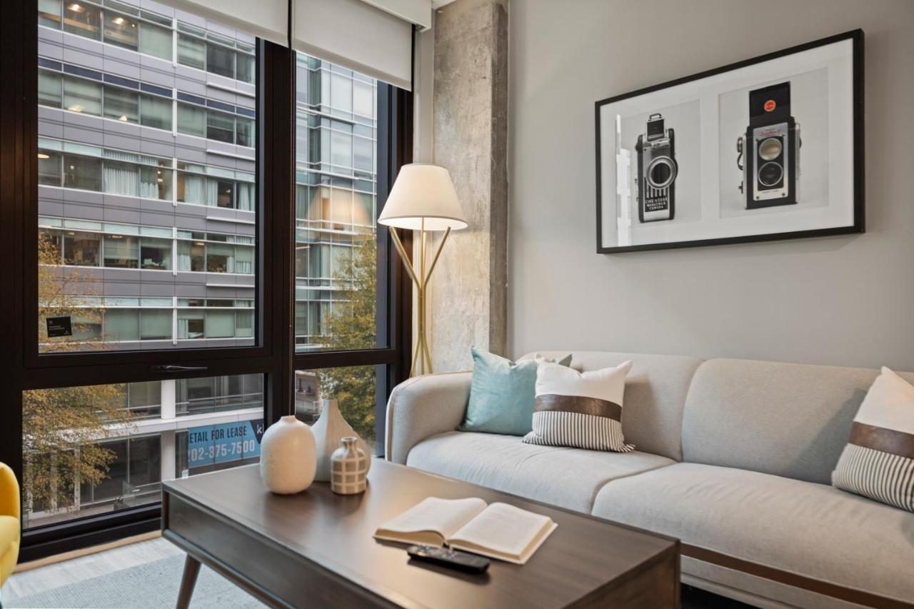 Premium One Bedroom Apartment Den