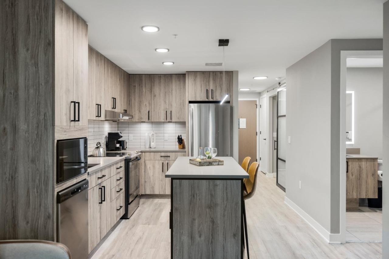 Premium One Bedroom Apartment Den