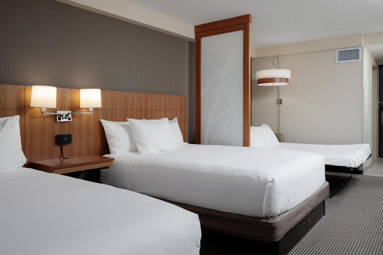 Queen Room Two Queen Beds Sofa Bed High Floor