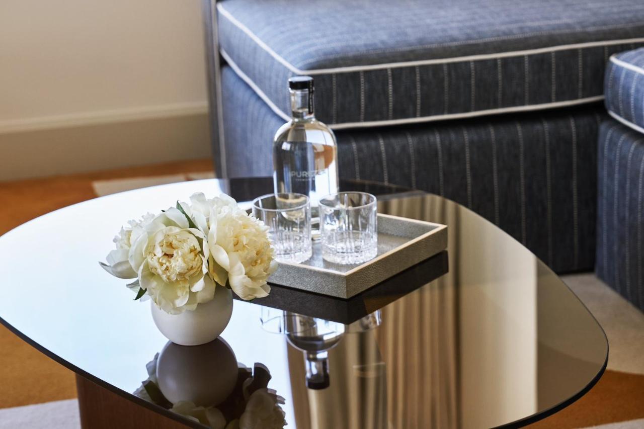 Grand Bayfront Corner Suite