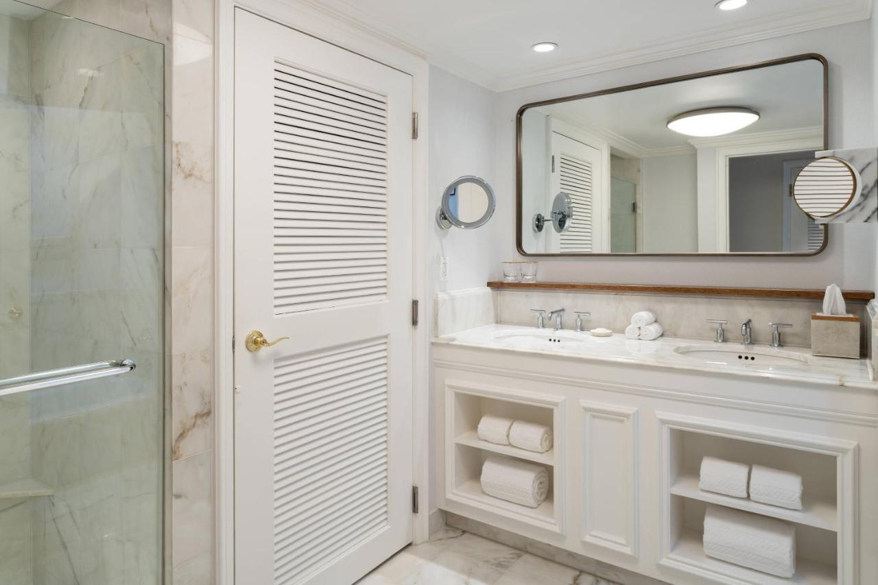 2 Queen Beds Lakefront View Pool View Hearing Accessible Guest Room